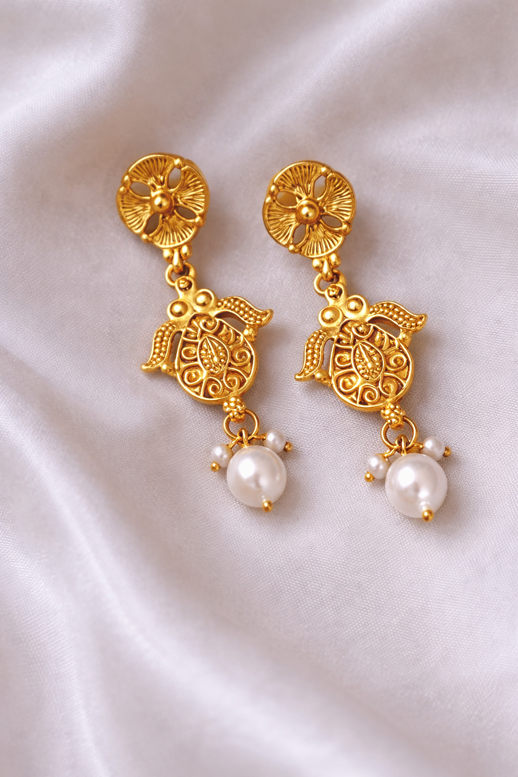 Traditional Peacock Pearl Pendant Set - Image 3