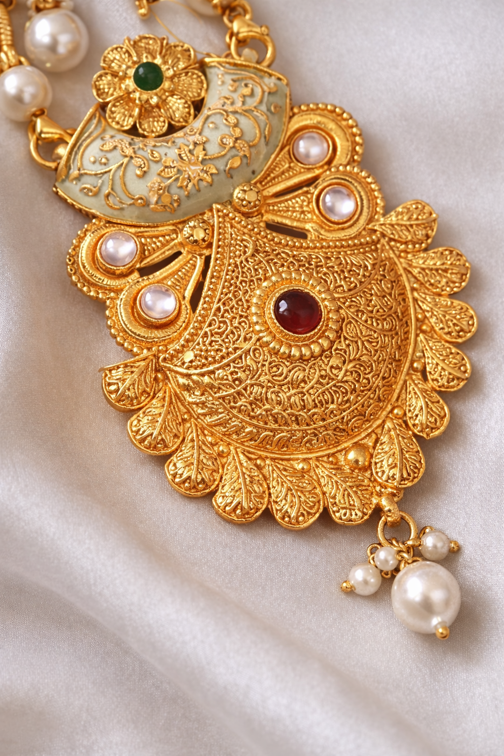 Traditional Peacock Pearl Pendant Set - Image 2