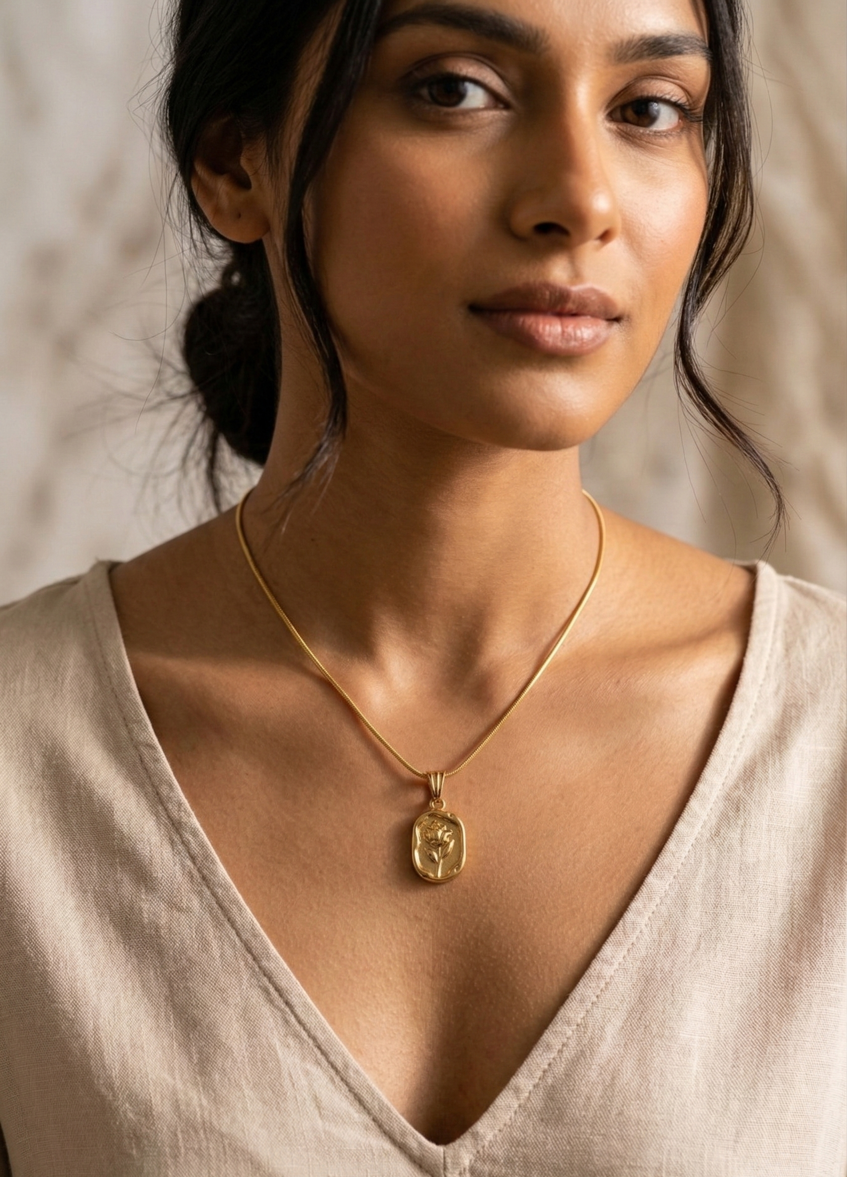 anti Tarnish Rose Engraved Pendant Necklace for Women