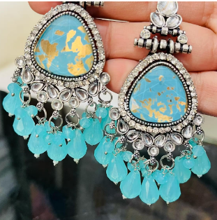 Long Lavomi Earrings - Image 3