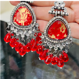 Long Lavomi Earrings - Image 7