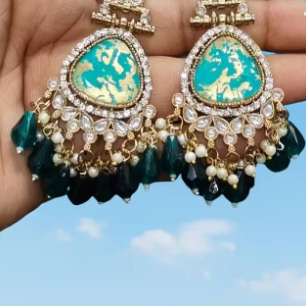 Long Lavomi Earrings - Image 8